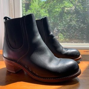 Women’s Black Red Wing Harriet Boots, size 10 B